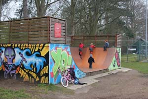 skateboard ramp