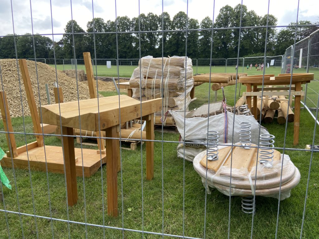Wooden equipment for the playscape